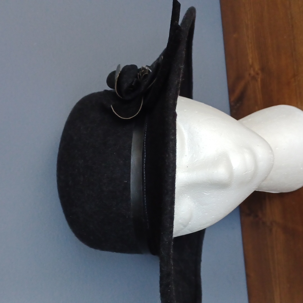 Hat - Picture 13 of 14